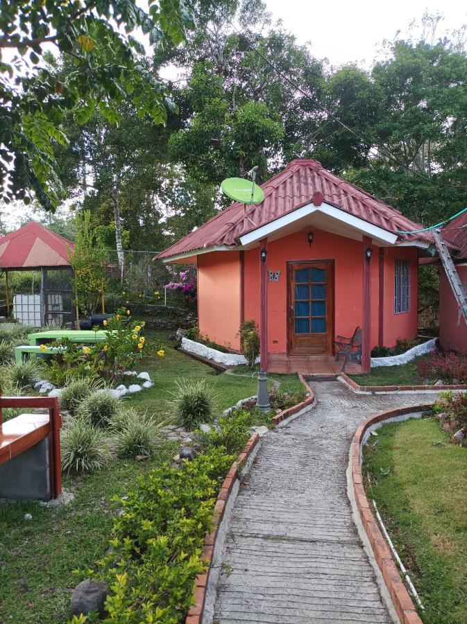Nueva California Cabanas Mountain River Lake Inn מראה חיצוני תמונה