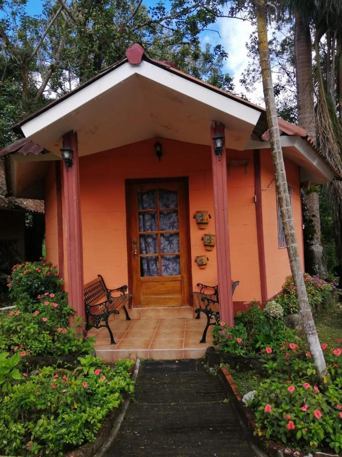 Nueva California Cabanas Mountain River Lake Inn מראה חיצוני תמונה