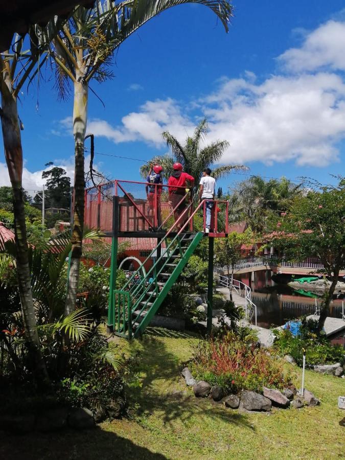 Nueva California Cabanas Mountain River Lake Inn מראה חיצוני תמונה